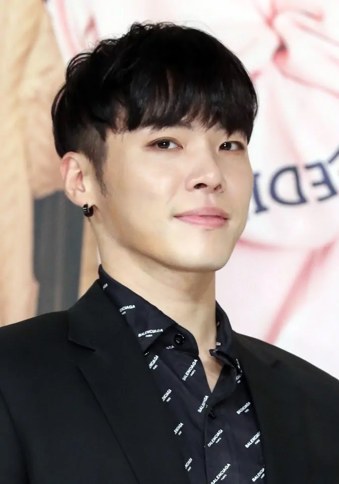 You are currently viewing K-pop star, Choi weesung found dead in his home