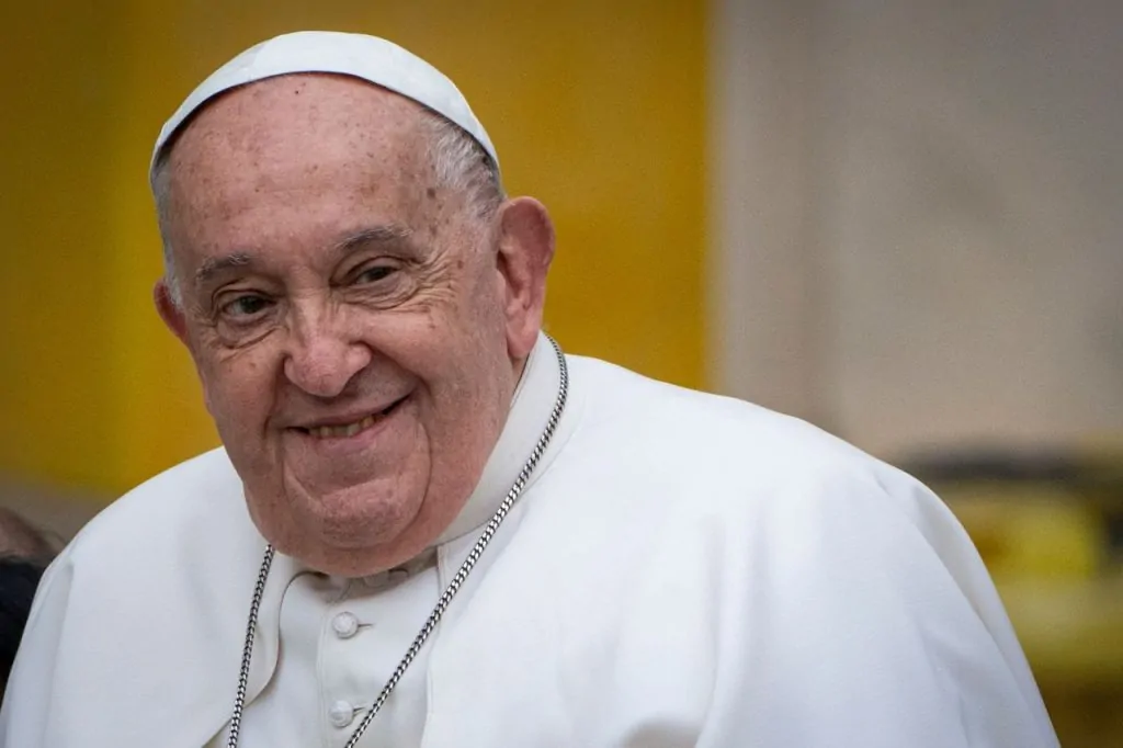 You are currently viewing Pope Francis Dies At 88