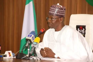 Read more about the article I Will Return To My Welding Job After My Tenure – Governor Sule