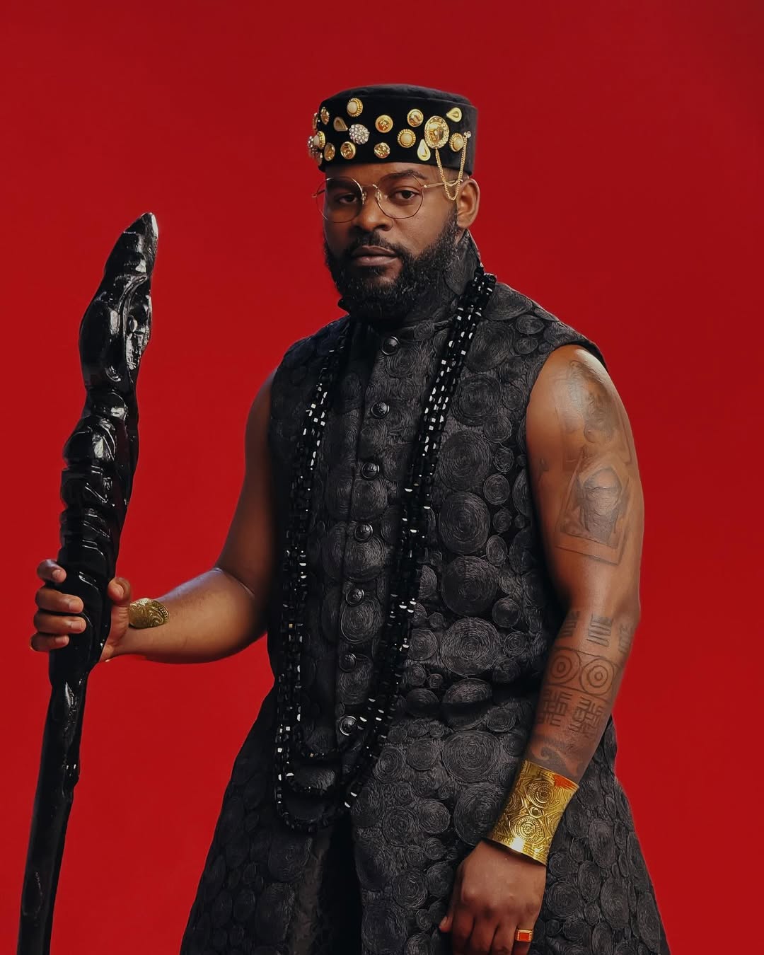 Read more about the article Falz Flips The Script On Fame, Love & Power In His New Single “Round Of Applause”