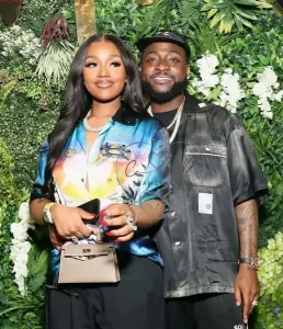 Read more about the article Chioma Makes Promise To Davido On Father’s Day