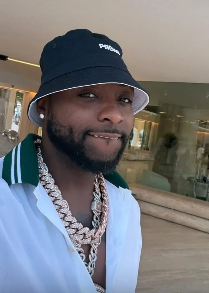 Read more about the article Davido Replies Troll Who Said He Is Showing Too Much From His Holiday In Ibiza