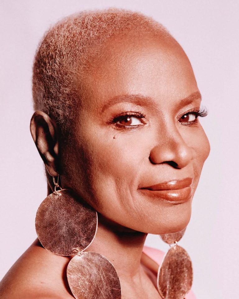 Read more about the article Buzzed, Bronzed & Unbothered! Angélique Kidjo’s Birthday Beauty Hits Different