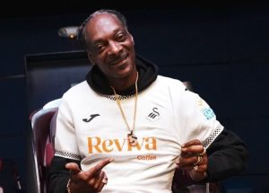 Read more about the article Snoop Dogg Joins Swansea City As Co-Owner