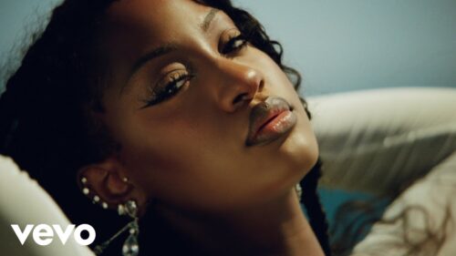 Read more about the article Tems Makes History: Only 2nd Nigerian Artist On Apple Music’s All-Time Top 500