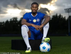 Read more about the article Chelsea Confirm Signing Of Defender Jorrel Hato From Ajax