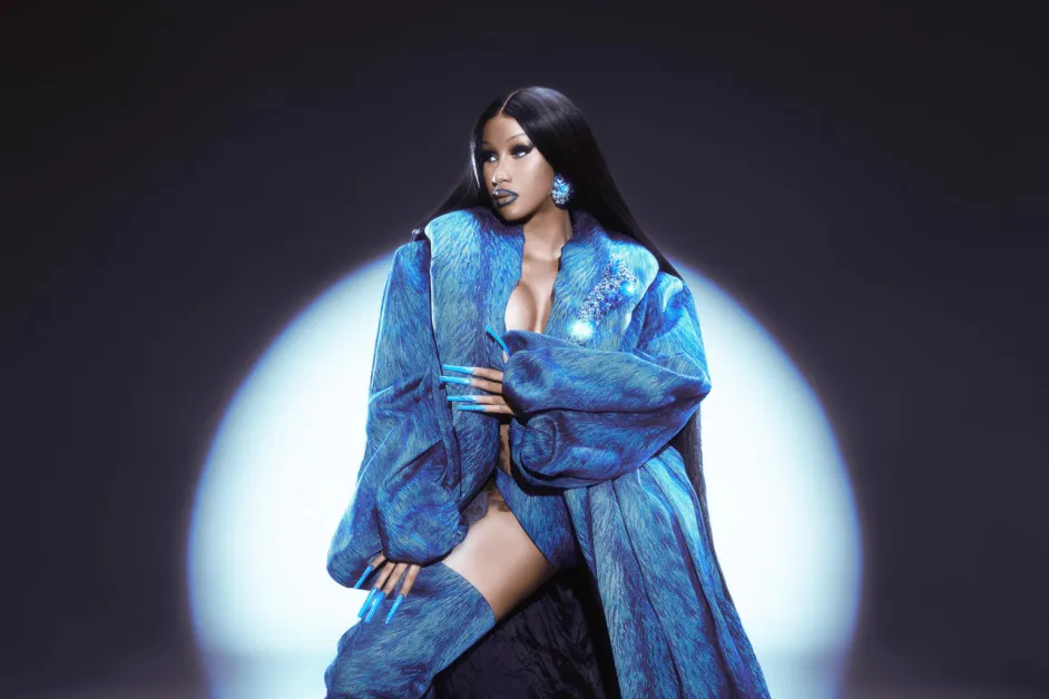 Read more about the article Cardi B Dancing To Ayra Starr’s Hot Body On IG Live Is EVERYTHING