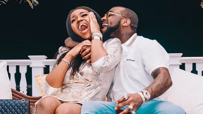 You are currently viewing Adekunle Gold & Davido Light Up The Stage With “High” At Chioma & Davido’s Wedding