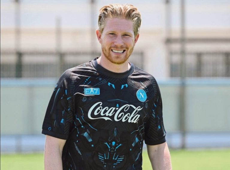 Read more about the article De Bruyne Highlights Key Differences Between Guardiola, Conte After Napoli Move