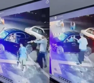 Read more about the article Moment Gunmen Snatched A Car From A Young Man At Alakahia, Port Harcourt