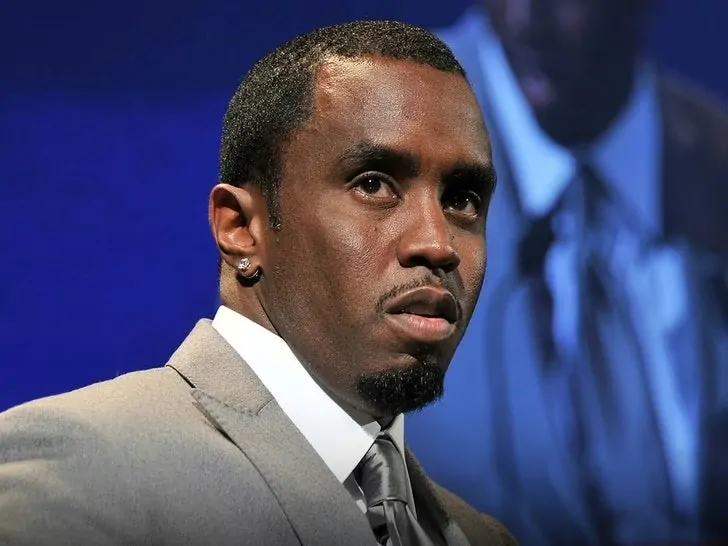 You are currently viewing Diddy Reportedly Attacked In Prison After Inmate Held A Knife To His Throat