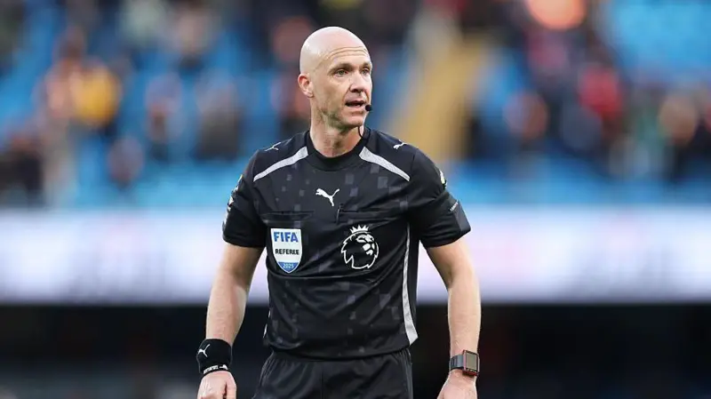 Read more about the article Premier League Referee Anthony Taylor Urges Fans To Stop Expecting Perfection