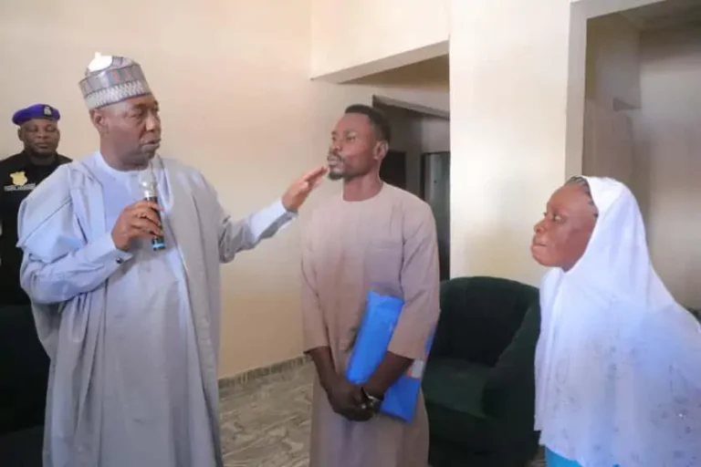 Read more about the article Governor Zulum Gifts House To Anambra Nurse Who Has Worked In Borno For 20 Years