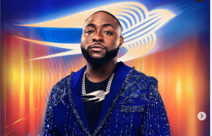 Read more about the article ‘Security Did A Terrible Job’ – Fans Fume As Davido’s Enugu Concert Turns Chao