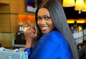 Read more about the article Why I Stopped Communicating With My Baby Daddy – Waje