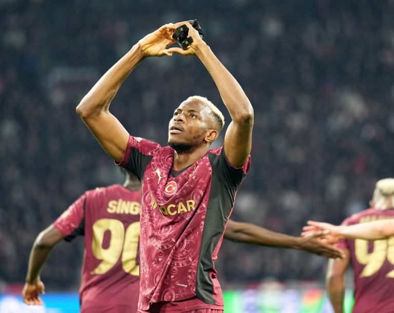 Read more about the article Sunday Oliseh Claims Real Madrid Eyeing Osimhen As Possible Vinicius Replacement