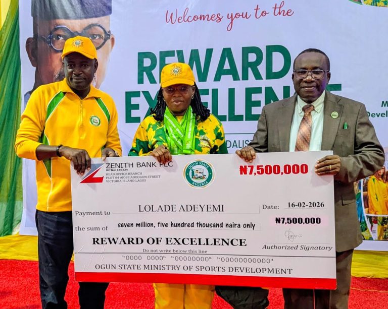 Read more about the article Abiodun Splashes ₦450m Cash Reward On Team Ogun Medalists, Coaches